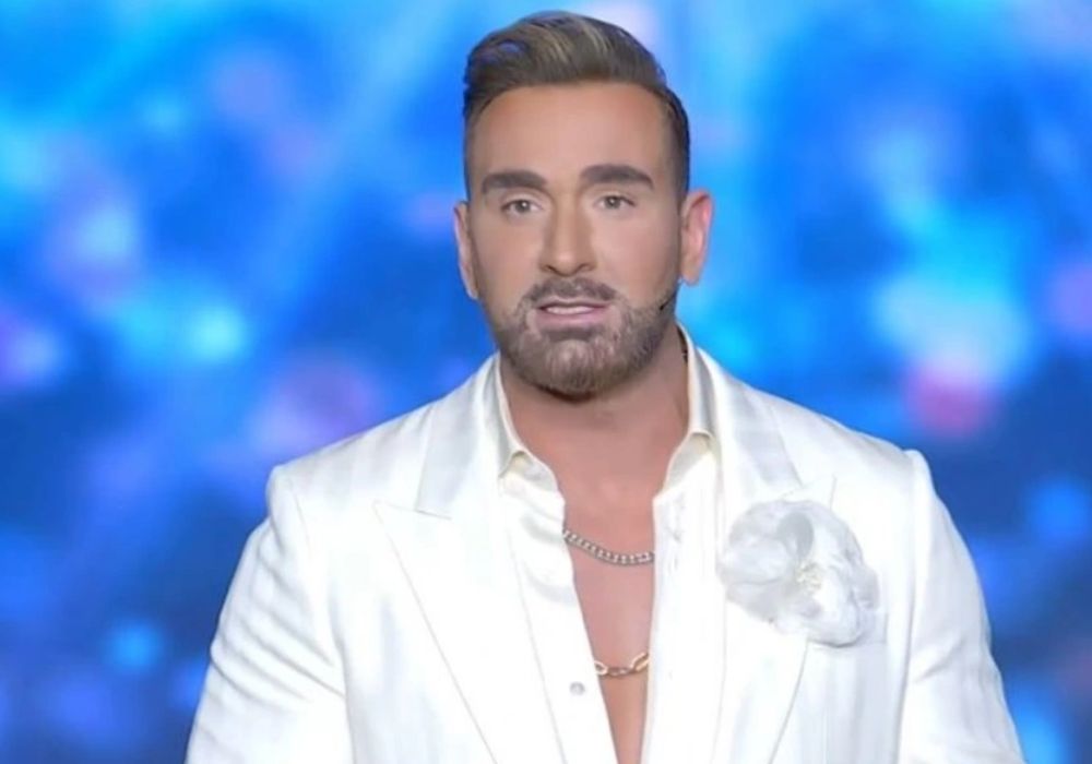 Νίκος Κοκλώνης: Οι ευχές για τον Δεκαπενταύγουστο (pics)