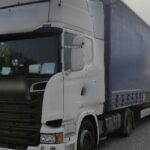 Νταλίκα μπήκε ανάποδα σε δρόμο στα Ιωάννινα (vid)
