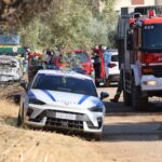 Ανεξέλεγκτη φωτιά στη Σίβηρη: Κάηκαν αυτοκίνητα, απειλούνται σπίτια (vid)