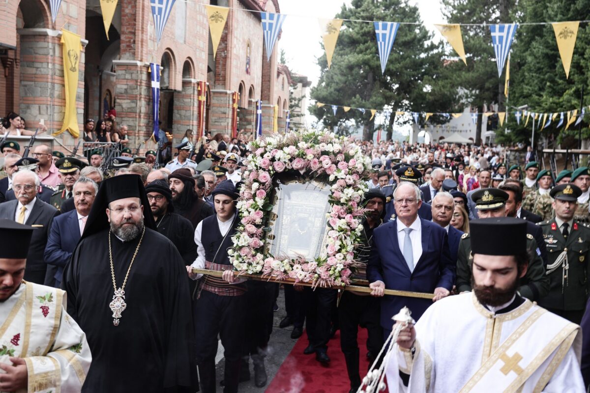Παναγιά Σουμελά: Πανελλήνιο ιερό προσκύνημα στο Βέρμιο και τα πολιτικά μηνύματα (vid)