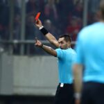 Ολυμπιακός-ΑΕΚ: Το βράδυ που ο Κολόμπο… μοίραζε κόκκινες για τη σύρραξη μετά τη λήξη (vid)