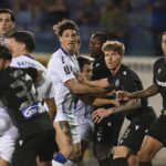 Ατρόμητος-ΠΑΟΚ: Ο Τσέτσιλας έδωσε πέναλτι υπέρ του Ατρομήτου, το VAR το πήρε πίσω (vid)
