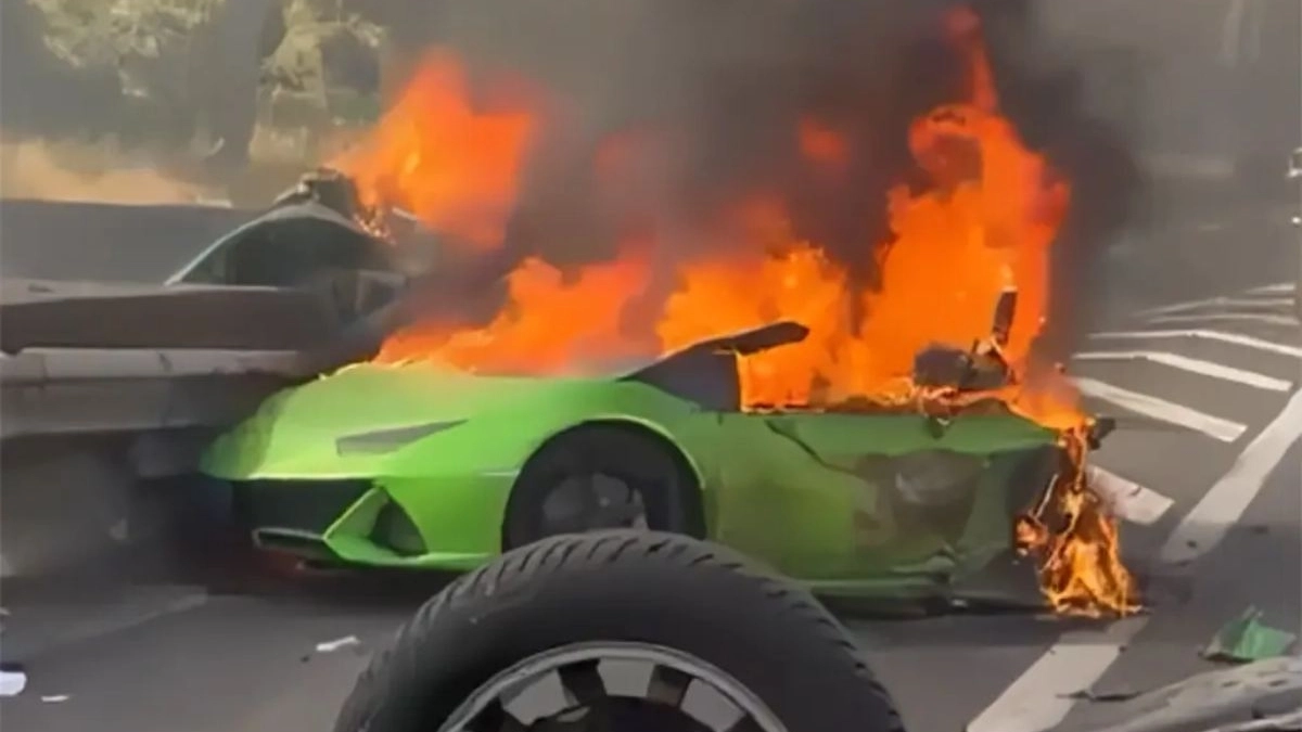 Φρικτό τροχαίο στο Παρίσι: Lamborghini με 200 χλμ./ώρα κόπηκε στα δύο vid)