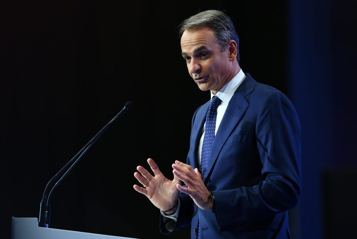 Μητσοτάκης για τραγωδία στην Τανάγρα: «Θα σταθούμε δίπλα στους συγγενείς των πιλότων» (vid)