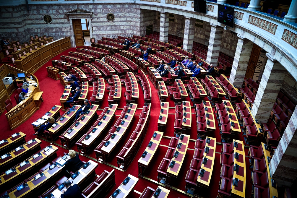 «Φουντώνει» η αντιπαράθεση για τους servicers μετά την απόσυρση του άρθρου 23