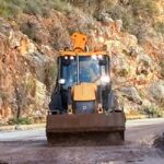 Απίστευτο περιστατικό: Μπήκαν με μπουλντόζα σε κοσμηματοπωλείο και αφαίρεσαν κοσμήματα!
