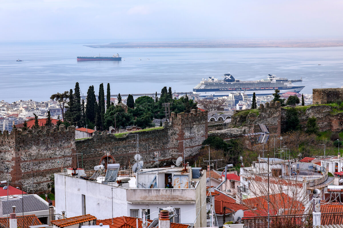 Θεσσαλονίκη: Το σχέδιο για να απομακρυνθούν 1000 βόμβες από τον βυθό του λιμανιού