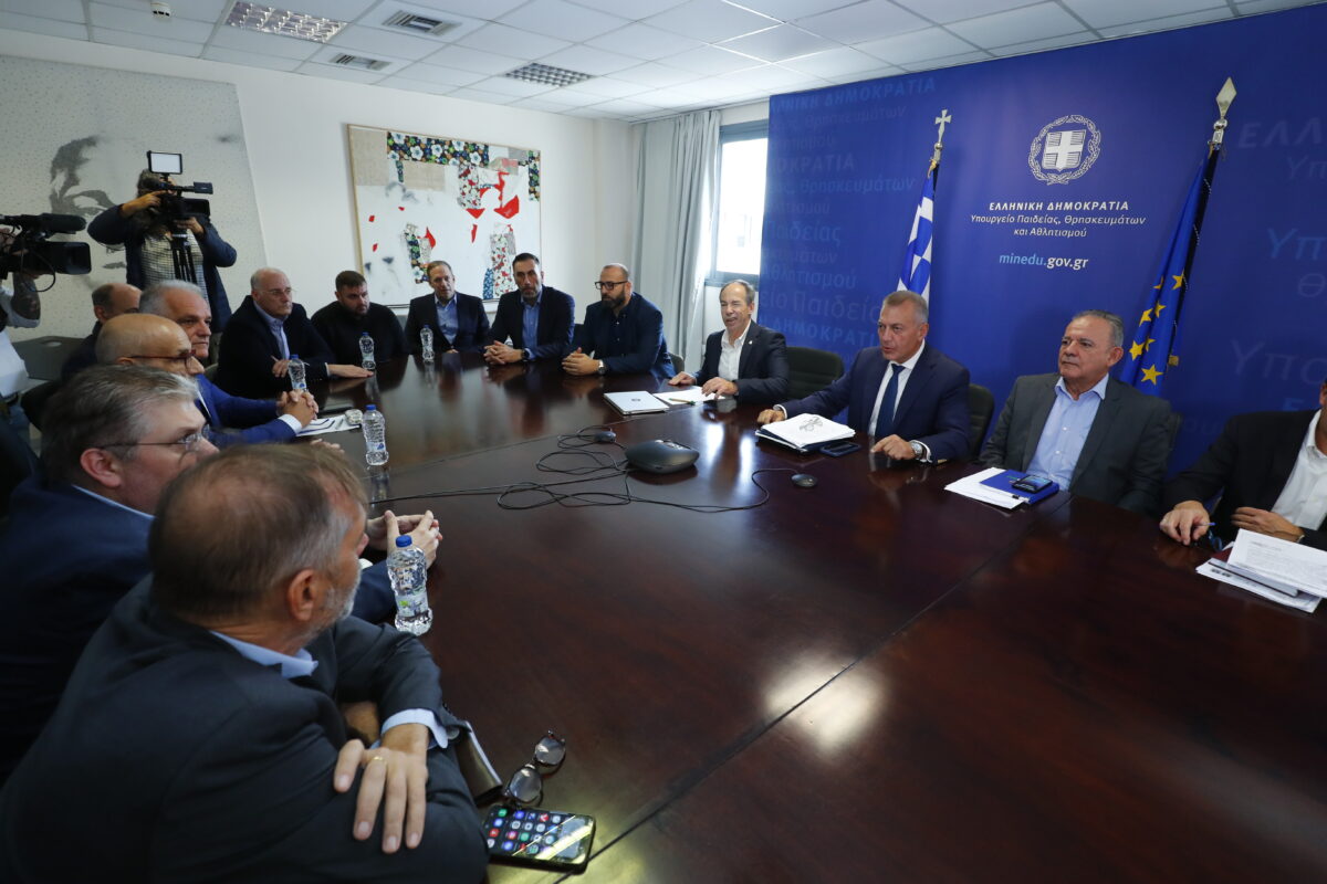 Βρούτσης: «Εκλογές άμεσα στην ΕΟΚ» (vid)