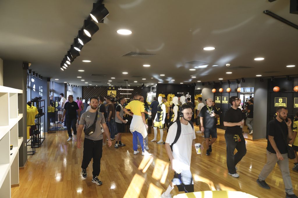 PUMA x ARIS BC: Από το παρκέ στο «The Legend Store»