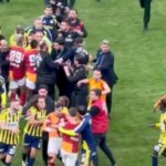 Χάος στο ντέρμπι της Κωνσταντινούπολης: Ξύλο μεταξύ παικτών μετά το Γαλατασαράι-Φενέρμπαχτσε
