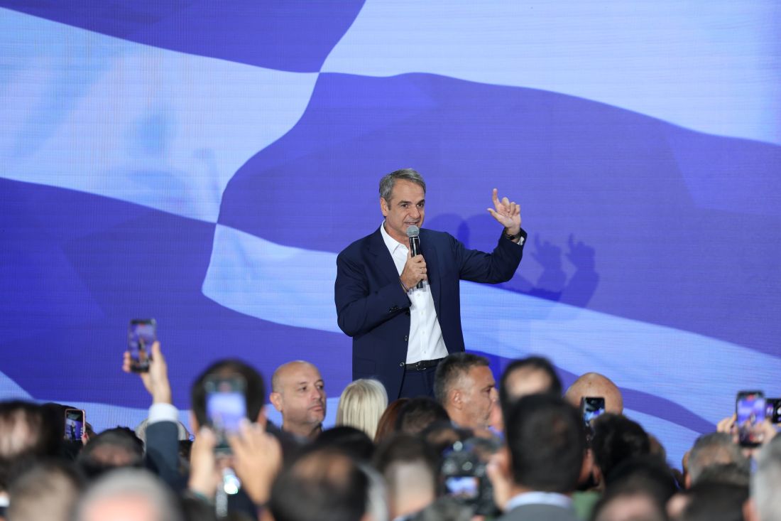 Μητσοτάκης στην εκδήλωση για τα 52 χρόνια της ΝΔ: “Να τους διαψεύσουμε πάλι” (vid)