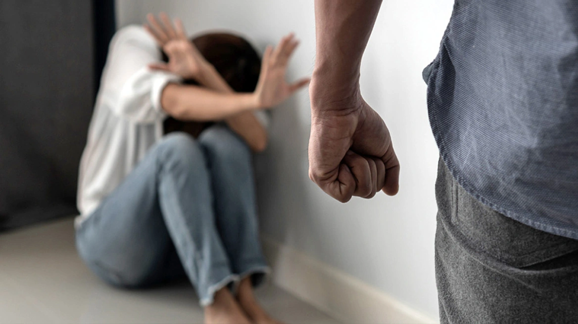 Θεσσαλονίκη: Μαθητής απείλησε συμμαθητή του ότι θα διαρρεύσει βίντεο από ξυλοδαρμό του!