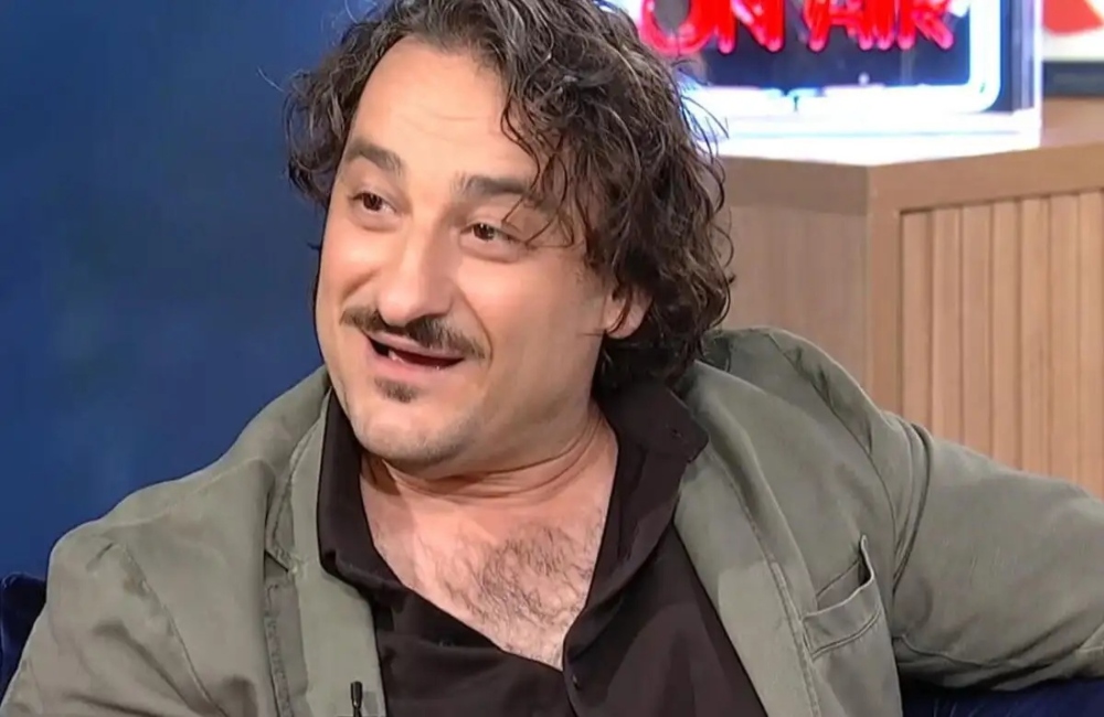 Χαραλαμπόπουλος: «Με τη Λίνα δεν είμαστε μαζί εδώ και κάποιο διάστημα» (vid)